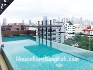 New condo for Sale on Ploenchit Ruamrudi, almost top floor, 59 Sqm., one bedroom, built-in, good location for living & investment.