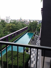 Sukhumvit 36, Sky bridge connect with BTS Thonglor ,1 bedroom 43sq.m pool view
