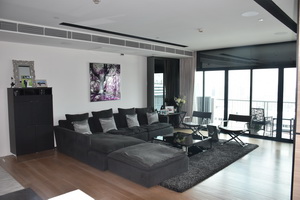 Stunt panoramic view of Bangkok 221 sq.m. 2 bedrooms + 1 study and 3 bathrooms. Balcony in every room. Semi-Furnished. One of a kind!