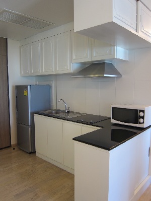 Connect to BTS Thonglor, Great location and modern style for 2 bed+2 bath, 82 sq.m.