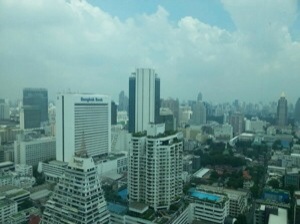 Live your life on high& luxury selection. Very high floor 228 sq.m 3 bedrooms fully fitted. Stunt view of CBD Bangkok. Fantastic!