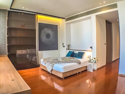 Exclusive & Luxury Duplex unit in the heart of Bangkok