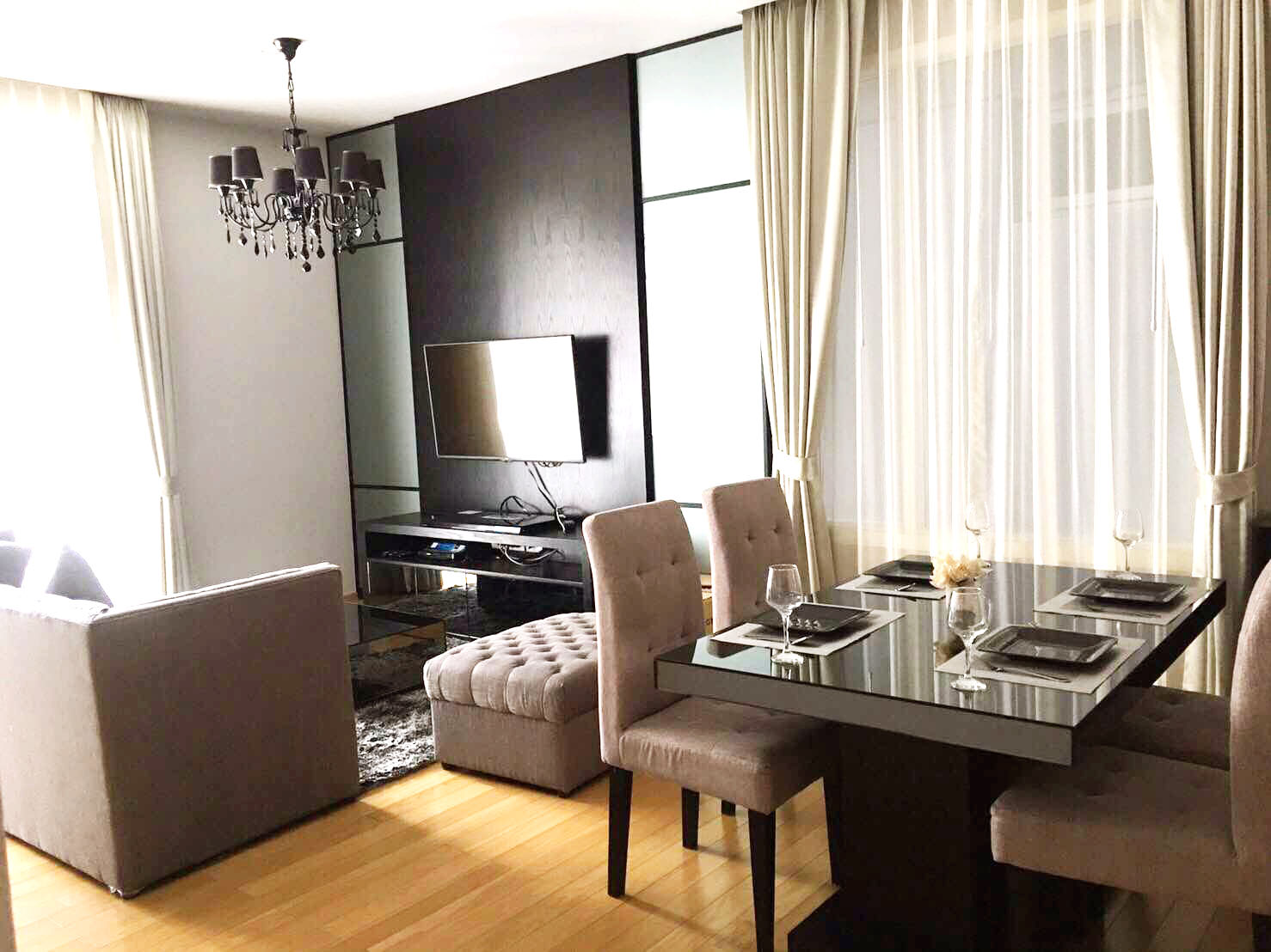 Best location condominium for sale and rent in Sukhumvit 39 decorate luxury and closed to Prompong BTS 2 BRs 77 sq.m.