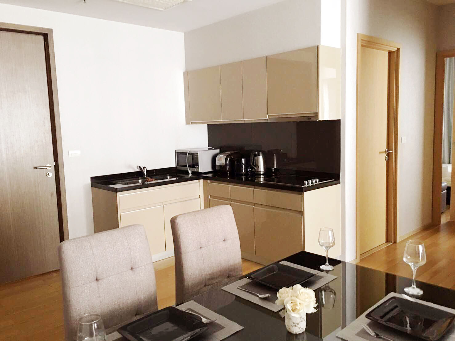 Best location condominium for sale and rent in Sukhumvit 39 decorate luxury and closed to Prompong BTS 2 BRs 77 sq.m.