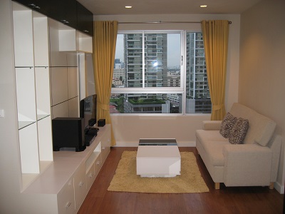 Condo for Rent! Sukhumvit 26 ! 1 Bedrooms !! fully-furnished  <br />
High Floor  BTS Prompong