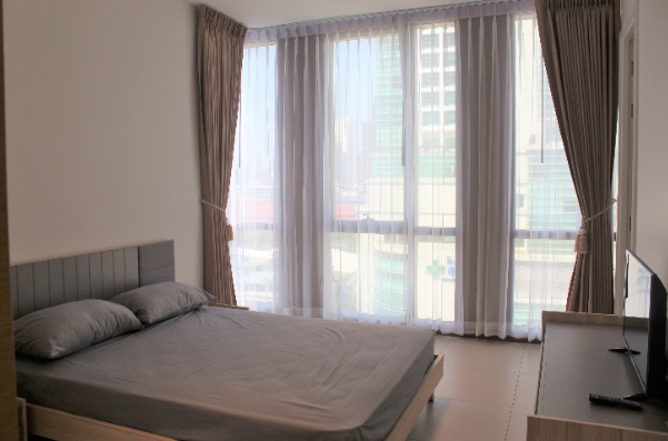 Brand new!! The Lofts Ekkamai condo for rent in Bangkok. 2 bedrooms, Size 74 sqm. Walk to Ekkamai BTS.