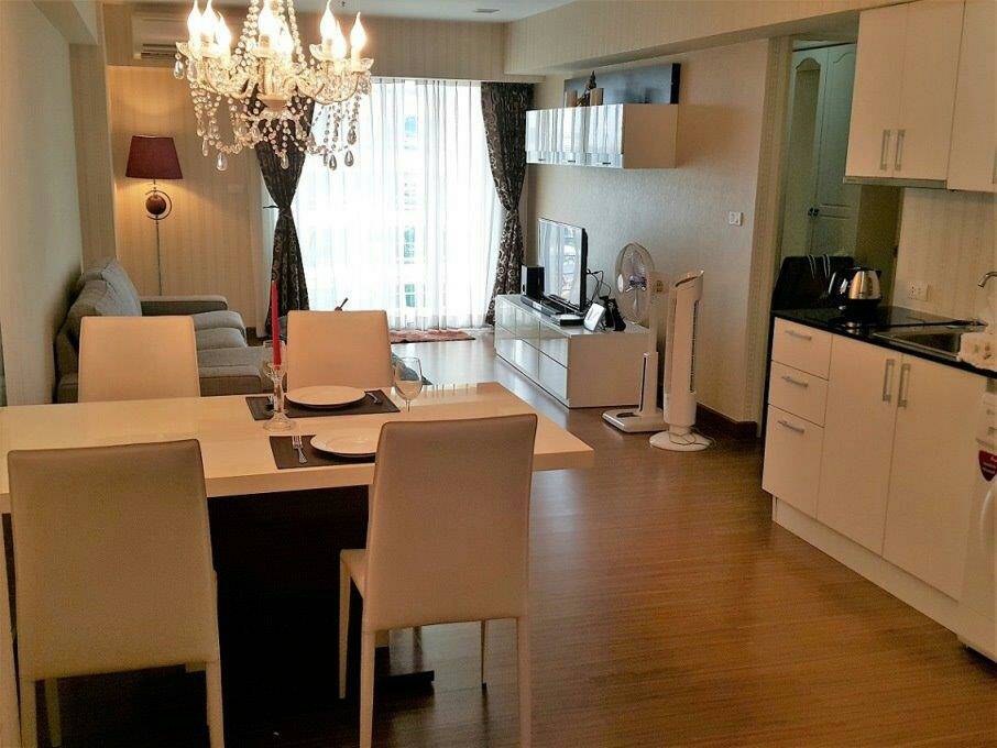 My Resort condo for sale in Bangkok, 2 bedroom 72 sq.m. High floor, Walking distance to the Petchburi station.