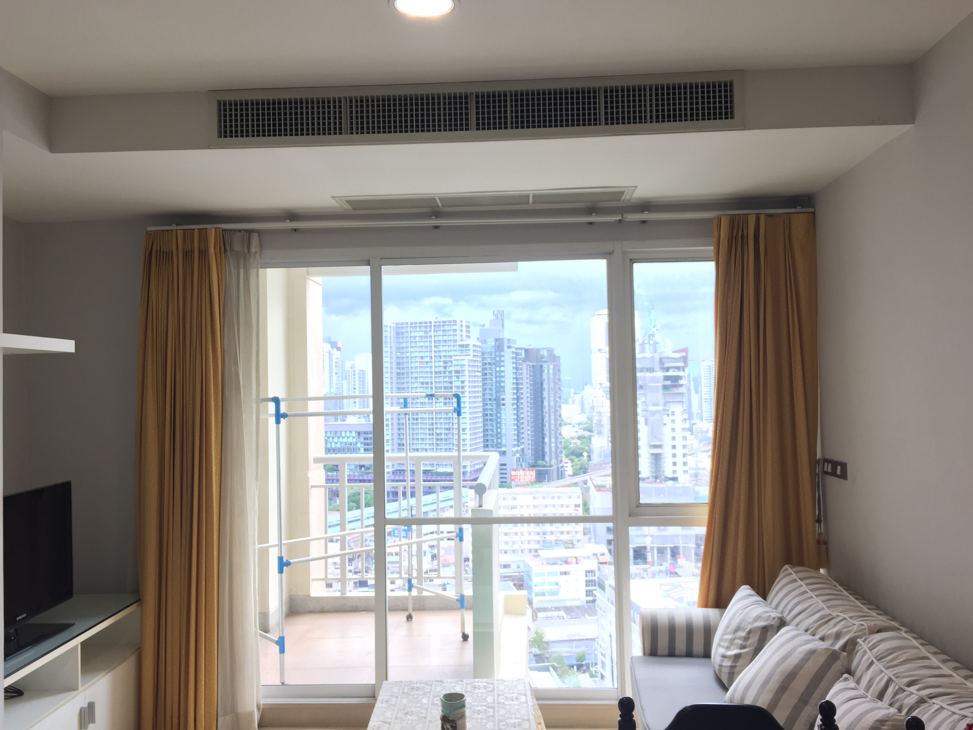 Sukhumvit 59 condo for rent, 2 beds 66.17 Sq.m. High Floor, Good view, Corner room,  walk to Thong lor BTS.