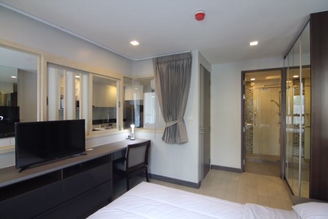 Condo for rent at Sukhumvit 27, 1 bedroom 46 Sq.m. Walk to Asoke BTS and Sukhumvit MRT, Ready to move in.