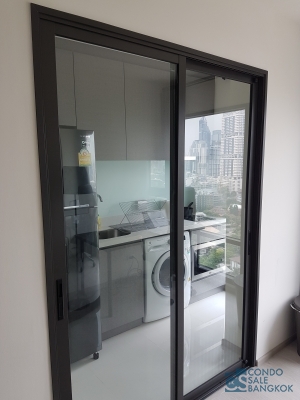 Rhythm Sukhumvit 36-38 condo for rent, 1 BR 33 sqm. Walk to Thonglor BTS. Ready to move in.