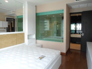1 bedroom condo for sale in Bangkok Chidlom area. Nicely furnished one bedroom, size: 55 sq.m.   Luxury style buidling & Nice neighborbood. Walk to Childlom BTS and Central Department.