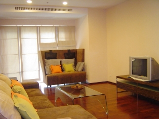 Fully furnished 2 bedrooms size 140 sq.m. at Noble Ora on Thonglor area for sale. Spacious living area.