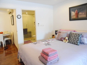 Sale at LOSS!!! Expat leaving....Condo for sale in Sukhumvit 49. Luxury furnished all imported furniture from Italy. 62.73 sq.m. 2 bedrooms 2 bathrooms. Peaceful and comfortable.