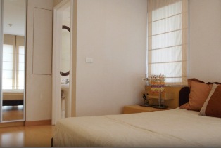 Lowrise in very compound condo for sale in Bangkok Sathorn area. 75.56 sq.m. fully furnished 2 bedrooms. Special Price!!!