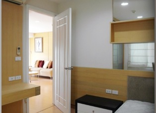 Lowrise in very compound condo for sale in Bangkok Sathorn area. 75.56 sq.m. fully furnished 2 bedrooms. Special Price!!!