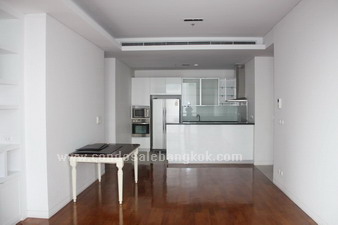Condo for sale in Sukhumvit Bangkok. Exclusive Domus Condo. 102 sq.m. 2 bedrooms 2 bathrooms.