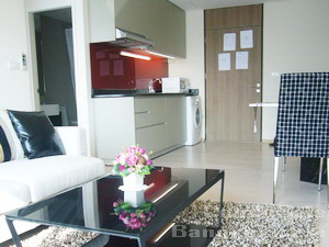 2 bedrooms condo for sale. Elegrant furnished with classy furniture. 79.53 sq.m. High floor. Very convenient with connection to Thonglor BTS.