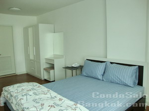 condo for sale in The Clover Thonglor 1 bedroom 44.90 sq.m. Fully furnished with kitchen, fridge, <br />
washing machine LCD TV, bathtub