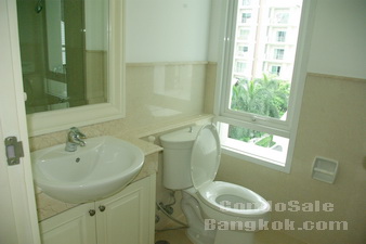 Condo for sale near Thonglor BTS. 3 bedrooms size 226 sq.m. Bright and modern french asmosphere in Bangkok.