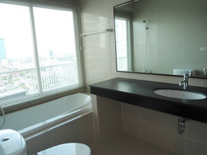 Condo for sale in Bangkok Sukhumvit Thonglor area. Spacious 108 sq.m. Fully furnished 2 bedrooms in prime residential area. Convenient location. Easy access to everthing. Fantastic View!