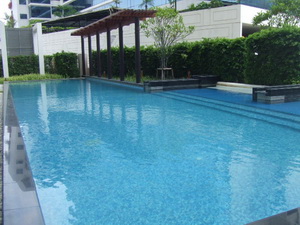 Condo for sale in Sukhumvit close to Prompong BTS. 2 bedrooms 110 sq.m. Enomous balcony of 120 sq.m. Fully furnished. High floor