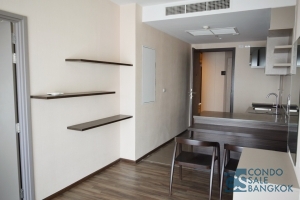 Must sell. Expat moving condo for sale in Bangkok near BTS 33.87 sq.m. 1 bedroom furnished. High floor, Fresh nice view & walk to BTS wonwienyai. Best offer!!!