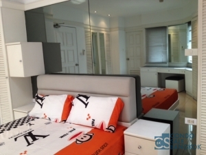 Condo for Rent!! Lookout Thonglor, 3 bedrooms 170 Sq.m. High floor, Walk to Thonglor BTS.