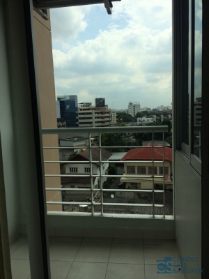 Condo for sale!! Life At Ratchada, 1 bedroom 41.7 Sq.m. Corner room, Close to Ladprao MRT.