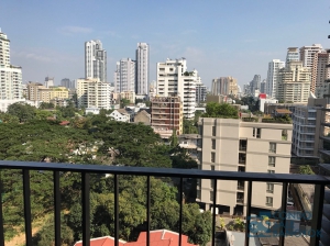 Brand new!! Condo in the heart of the business center, 1 bed 1 bath 33.38 sqm. Walking distance to Asoke BTS.