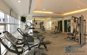 Condo for sale at Sukhumvit 42, Fully furnished 45 sq.m. 1 bedroom, Only 5 minutes walk to BTS Ekamai.
