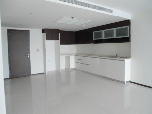 BEST DEAL IN SATHORN! 116.44 sq.m. 2 bedrooms spacious living area. Panoramic view. Near BTS