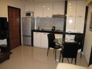 Condo for Sale Price at Sukhumvit 45 sq.m.  1 Bedroom<br />
1 Bathroom Fully Furnished near Phrom Phong BTS