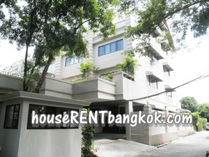 Nice TownHOUSE for SALE on Sukhumvit Prakanong, 850 Meters to On-Nut BTS, 320 Sqm., 5 steps, 3 bedrooms, shared pool, security.