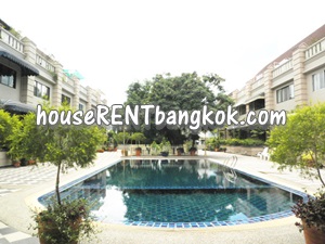 Nice TownHOUSE for SALE on Sukhumvit Prakanong, 850 Meters to On-Nut BTS, 320 Sqm., 5 steps, 3 bedrooms, shared pool, security.