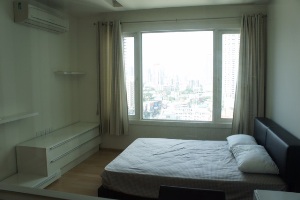 Condo for Rent Price  at Siri@38 located on Sukumvit 38. 1 bedroom 1 bathroom. 52.2 sq.m.  fully furnished.