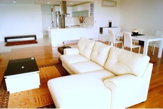 Condo for rent in Bangkok near Lumpini park. Spacious 3 bedrooms 210 sq.m. Very convenient close to park and good location. Nice view!