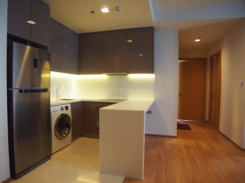 Brand new Condo! : 2bed/2bath , FULLY LUXURY 1st class furnished, Corner room 85 sq.m.,Pararomic view.