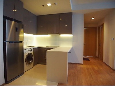 Condo for sale on Sukhumvit main road in heart of Bangkok. 85 sqm 2 bedrooms Nicely furnished. Close to Nana BTS