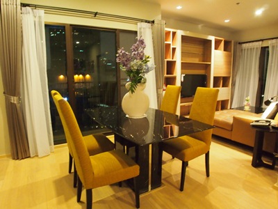 Brand condo Sukhumvit 26 ,150 m. to Emporium&Phrompong BTS, 2 bedroom 72 sq.m. corner unit with pool view