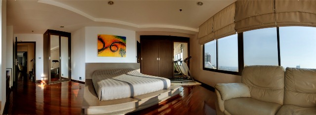 Sukhumvit 59. Triplex room located on top of building. 700 sq.m. 6 bedroom , 5 bathroom.Big balcony with 360 panoramic view.