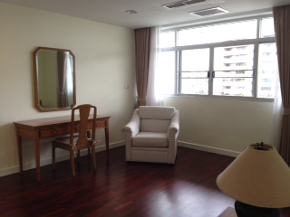 Ekkamai Soi 10, Big space and nice view, 260 sq.m. 3 bedroom 3 bathroom