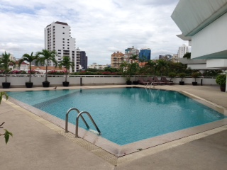 Ekkamai Soi 10, Big space and nice view, 260 sq.m. 3 bedroom 3 bathroom