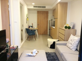 Brand new Condo for sale in Bangkok Ploenchit BTS. One bedroom 37 sq.m. Fully furnihsed. Special Price offer. Pls call...