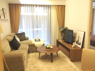 Brand new condo for sale in Bangkok. 43 sq.m. fully furnished one bedroom. Walk to Ploenchit BTS. Easy access to expressway. Special Price offer!