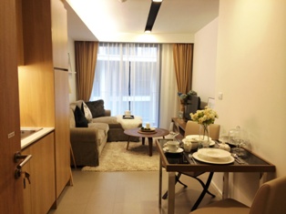 Brand new condo for sale in Bangkok. 43 sq.m. fully furnished one bedroom. Walk to Ploenchit BTS. Easy access to expressway. Special Price offer!