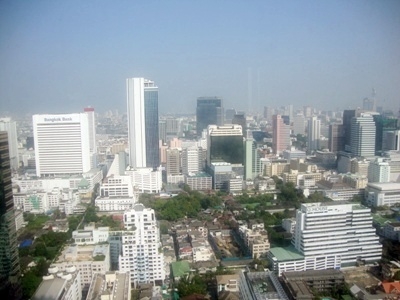 Luxury for sale in Sathorn. Popular Project the Met. Fully furnished 3 bedrooms 198 sq.m. Nice kitchen. Stunt view of Bangkok!