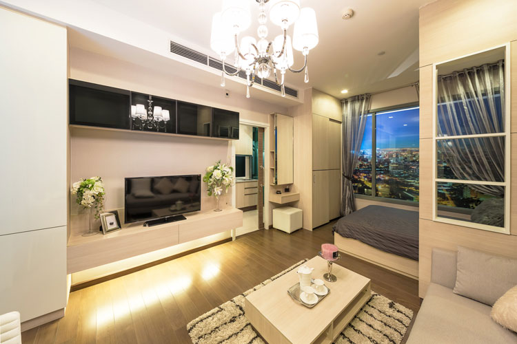 Fully furnished 3 bedrooms super luxury in Sukhumvit - Asok area. Easy access to MRT - BTS. Project will be completed Dec 2015.