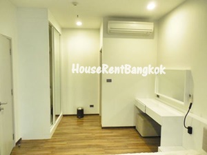 High-rise condo for RENT or SELL by Sukhumvit road, near Prakanong BTS, unit on high floor, facing SE, fully furnished.