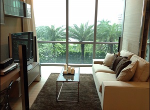 Condo for Rent!! The Room Sukhumvit 21 , 50 Sq.m. Garden and pool view, best location in building!!