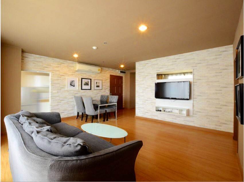 Condo for Rent!! Life@ Sukhumvit,17 floors, 60 Sq.m., 2 Beds, 2 Baths, Rooftop Swimming pool, Pha kanong BTS